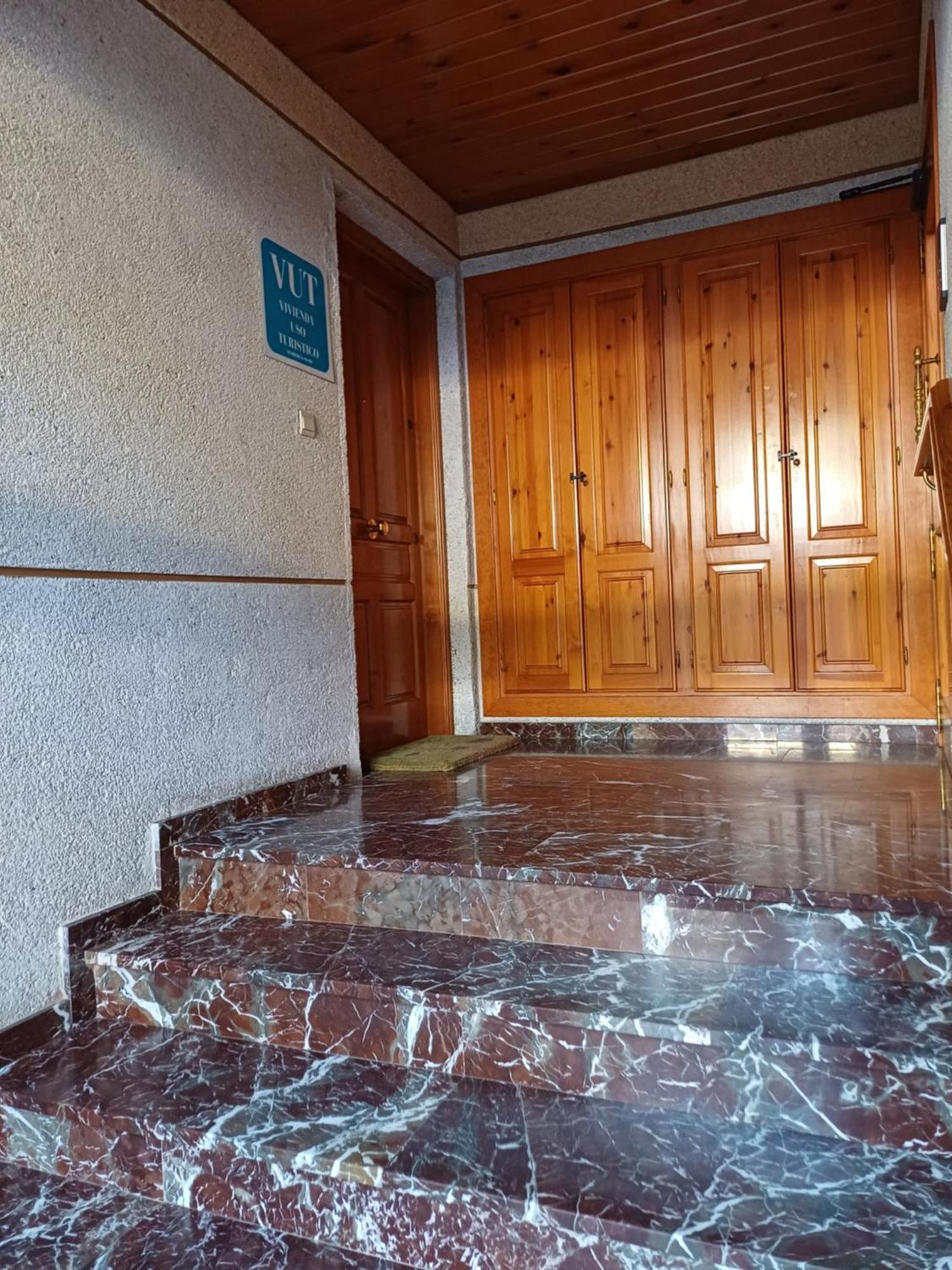 Apartamento Puerta Del Pirineo Sabinanigo Bagian luar foto